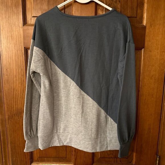 Steve Madden Soft Sweatshirt Size Small Gray Stormy Blue NWT - Picture 7 of 7
